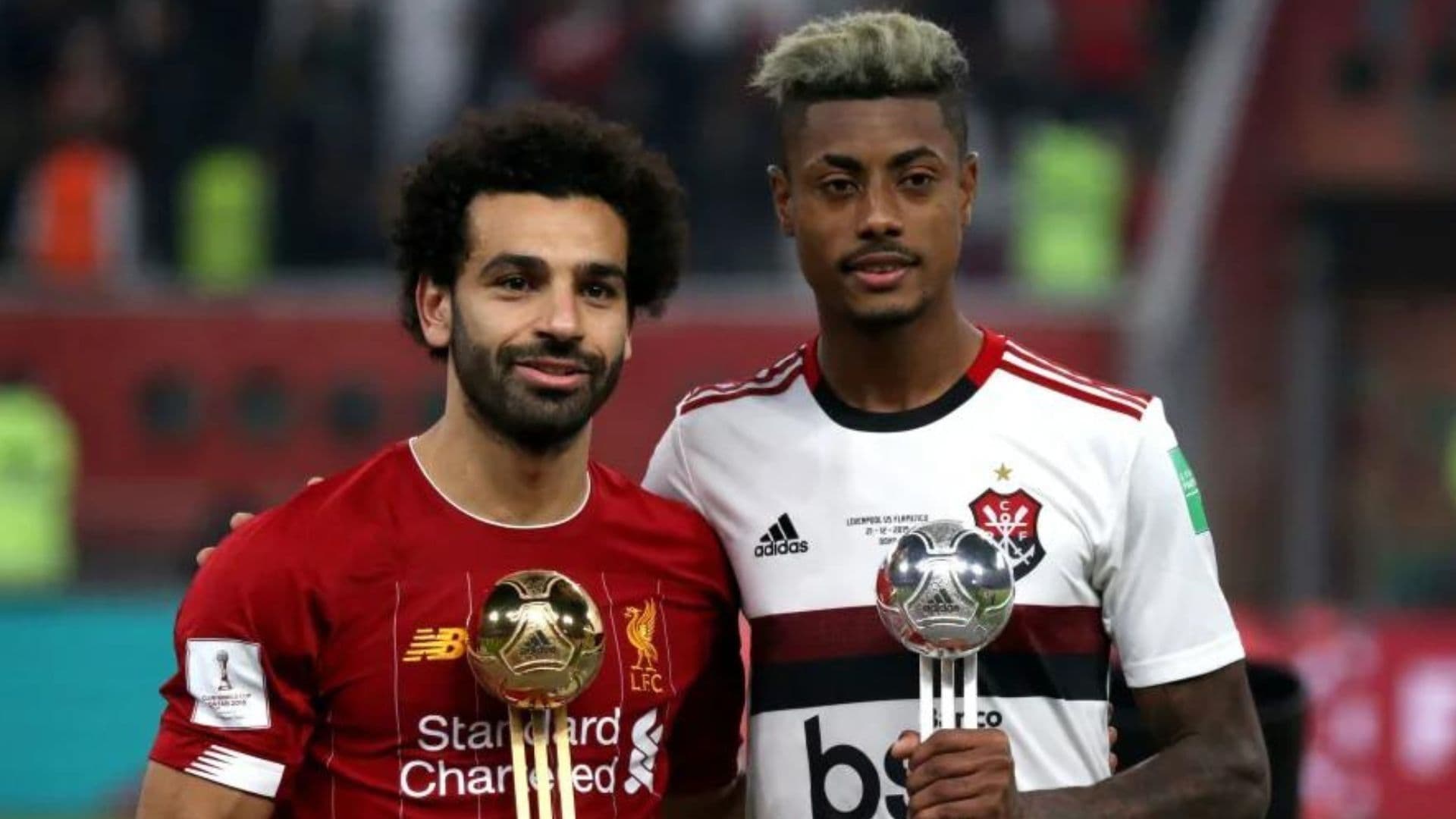 Bruno Henrique, atacante de destaque no Flamengo, recentemente retornou de uma lesão e chama a atenção não só pelos seus feitos no campo