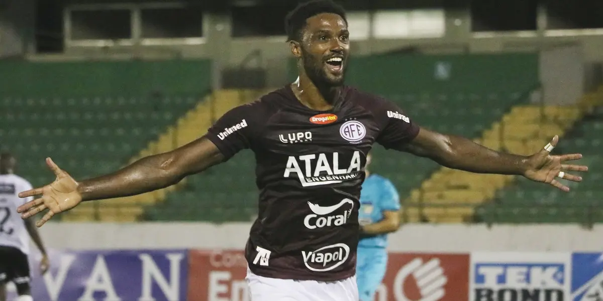 Bruno Mezenga tem o sonho de voltar ao Mengão