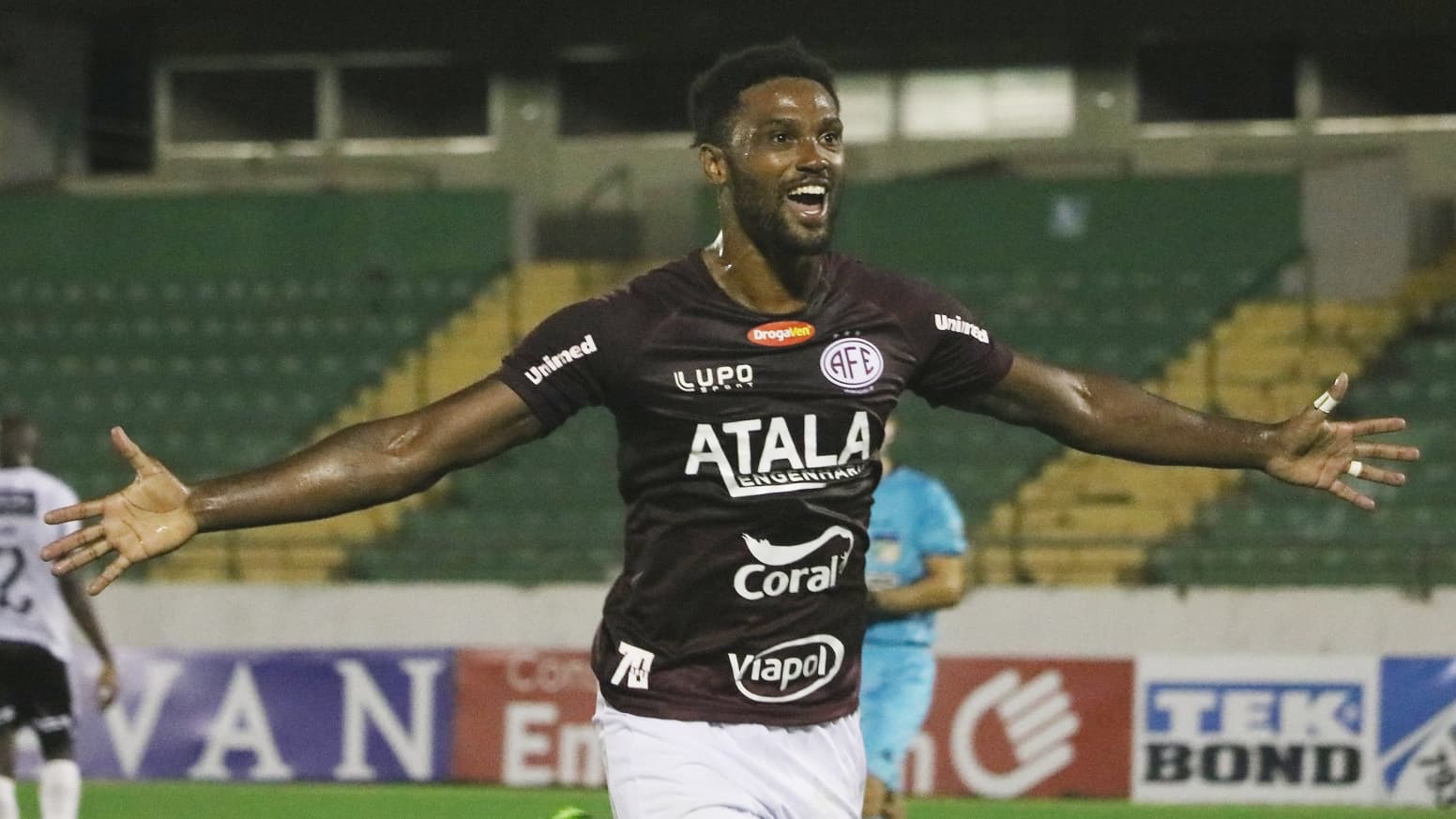 Bruno Mezenga tem o sonho de voltar ao Mengão