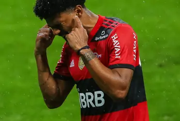 Bruno Viana foi eleito o craque do jogo na goleada do Flamengo sobre o Grêmio e segredo estava guardado com ele