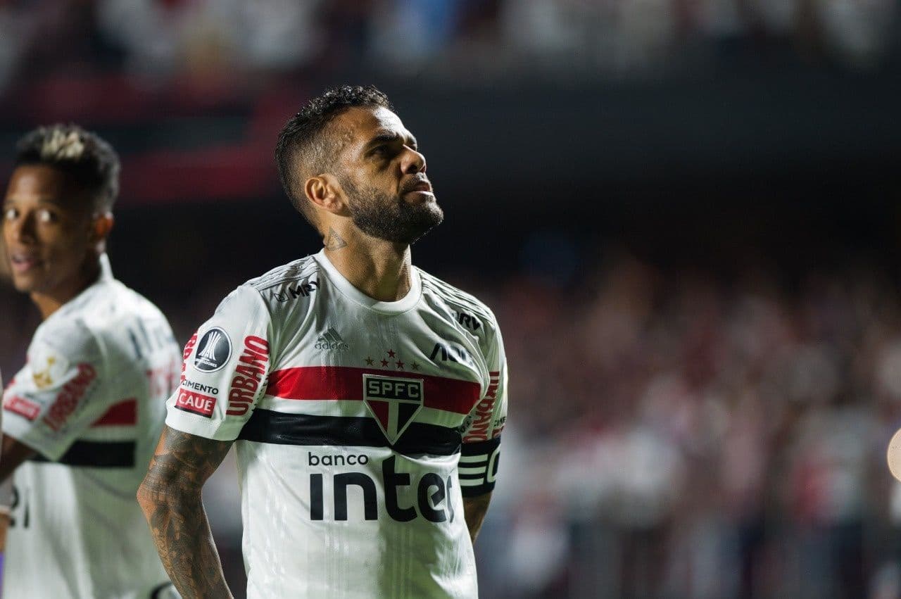 Caiu como uma bomba no Brasil o envolvimento do São Paulo Futebol Clube no caso em que Daniel Alves está sendo acusado e preso