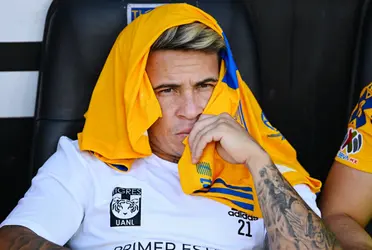 Camisa 10 do Peixe ainda não voltou ao Brasil após jogo da Venezuela pelas Eliminatórias