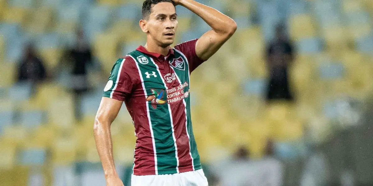 Camisa 10 questionou decisão do treinador, que pediu paciência, mas o clima esquentou