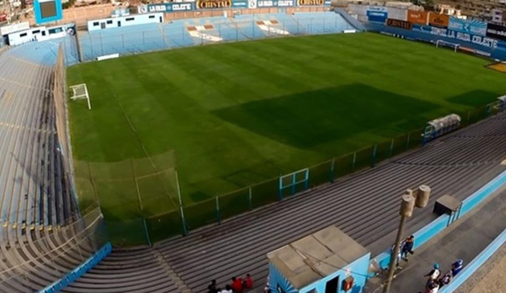 Capital Peruana entrou em toque de recolher e jogo deve ser adiado.