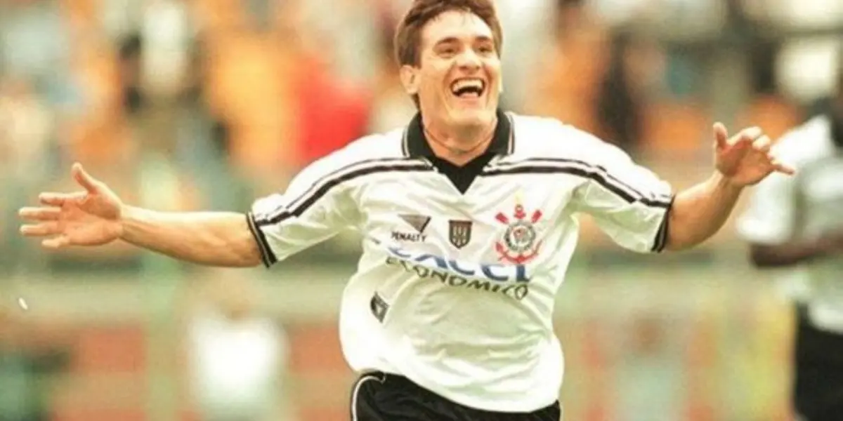 Carlos Gamarra foi um dos melhores zagueiros estrangeiros da história do futebol brasileiro