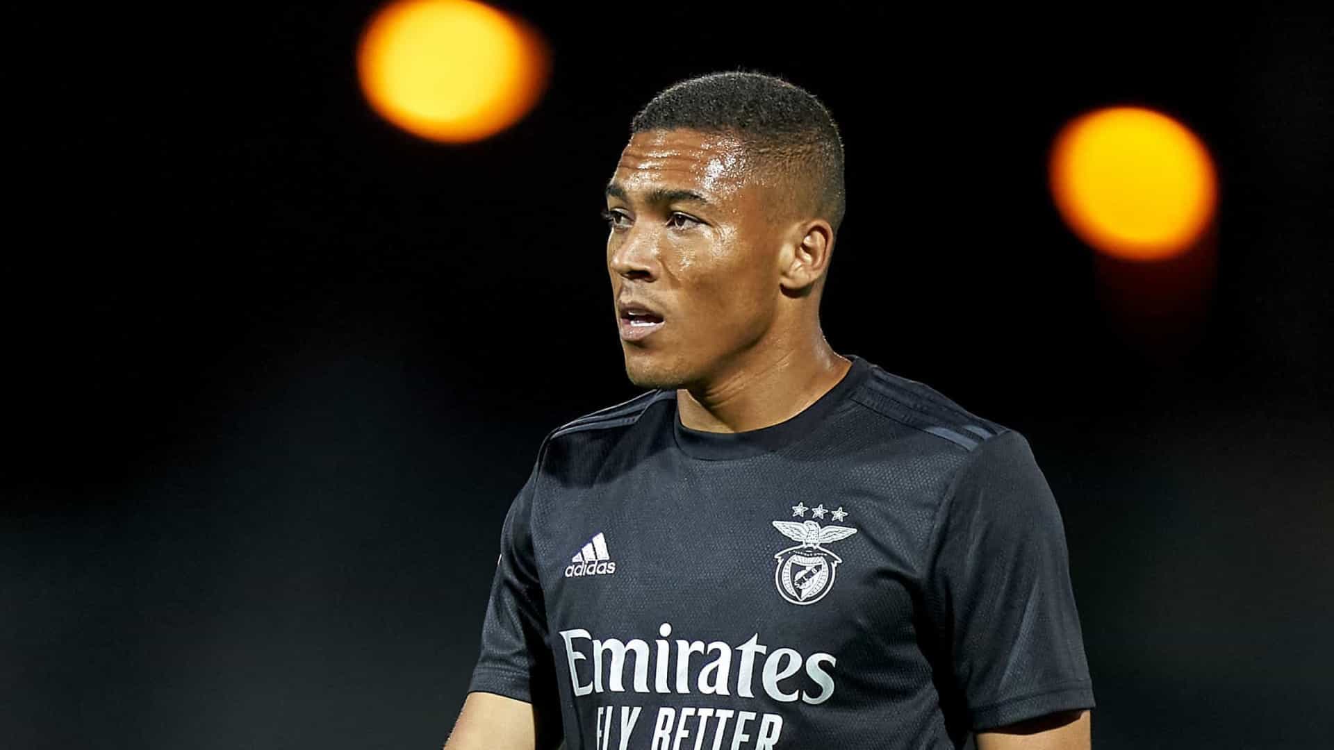Carlos Vinicius está na mira do Palmeiras