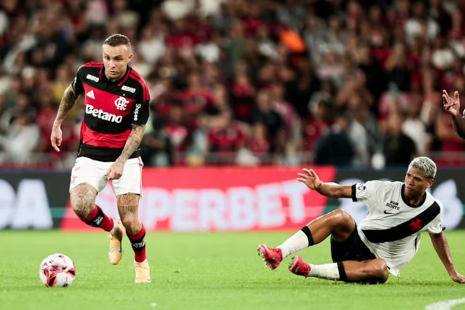 Cebolinha durante jogo no Maracanã. Foto: Gilvan Souza/Flamengo