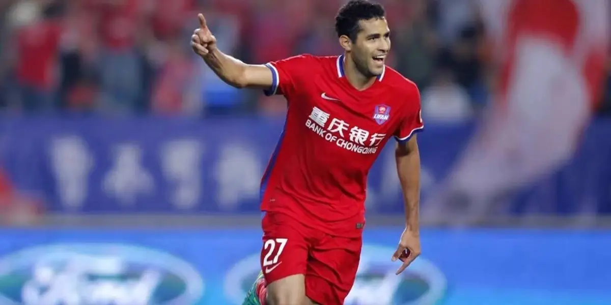 Centroavante está há quatro meses sem receber salários no Shenzhen FC e pode até recorrer à Fifa para deixar o clube chinês