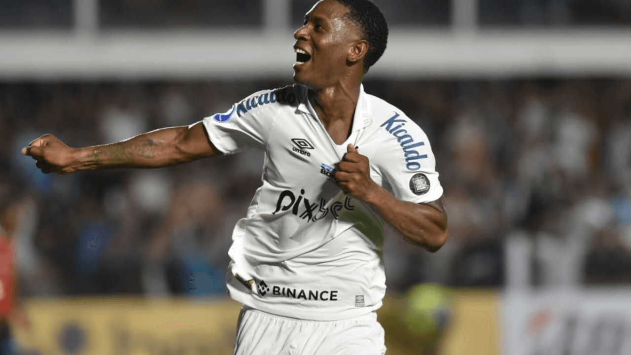 Centroavante volta a ganhar oportunidade no time titular e pode até ter sequência
