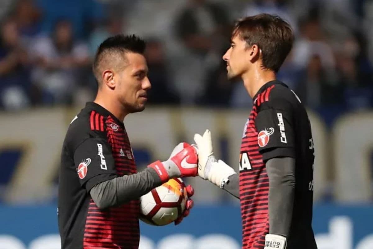César está de saída do Flamengo e ficou próximo de ser anunciado pelo Coritiba