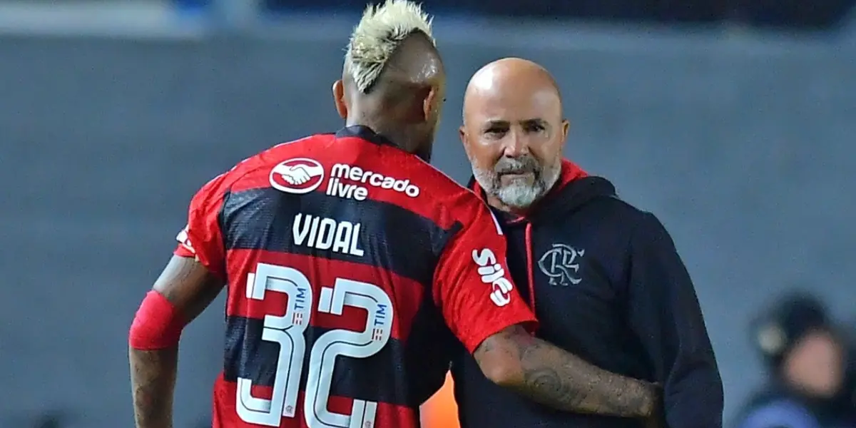 A decisão que Sampaoli tomou ao ver que Arturo Vidal não contribui em nada no Flamengo