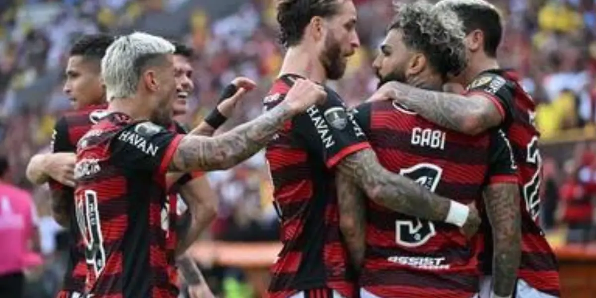 Chileno foi sondado pelo Colo-Colo e não descartou deixar o Flamengo antes do contrato acabar