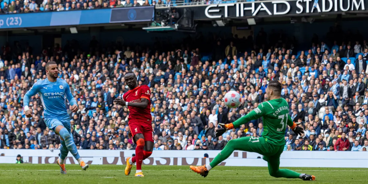 City esteve vencendo por 2 vezes, mas os "reds" conseguiram sempre se recuperar