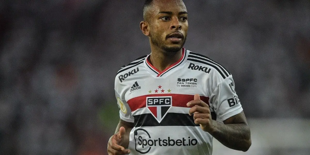 Clube brasileiro recusou a oferta do Besiktas, mas estipulou valor para vender o lateral