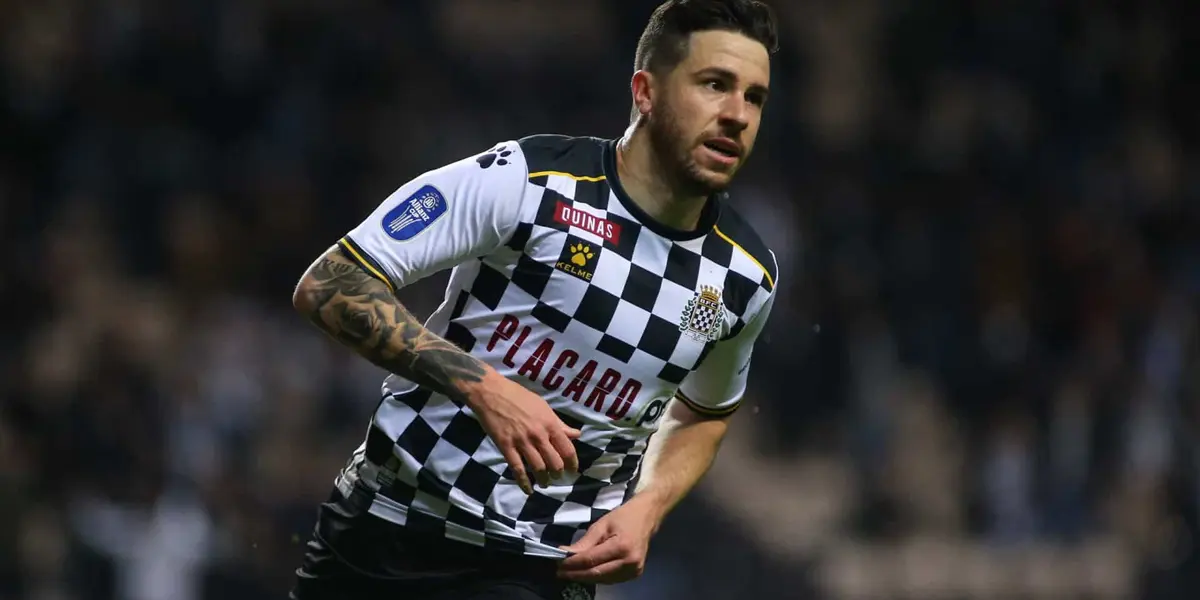 Clube carioca segue sua semana agitada no mercado de transferências