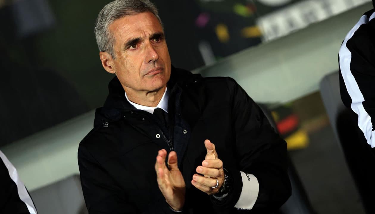 Clube estava com negociações em andamento com Castro, mas o destino do treinador deve ser mesmo o Corinthians