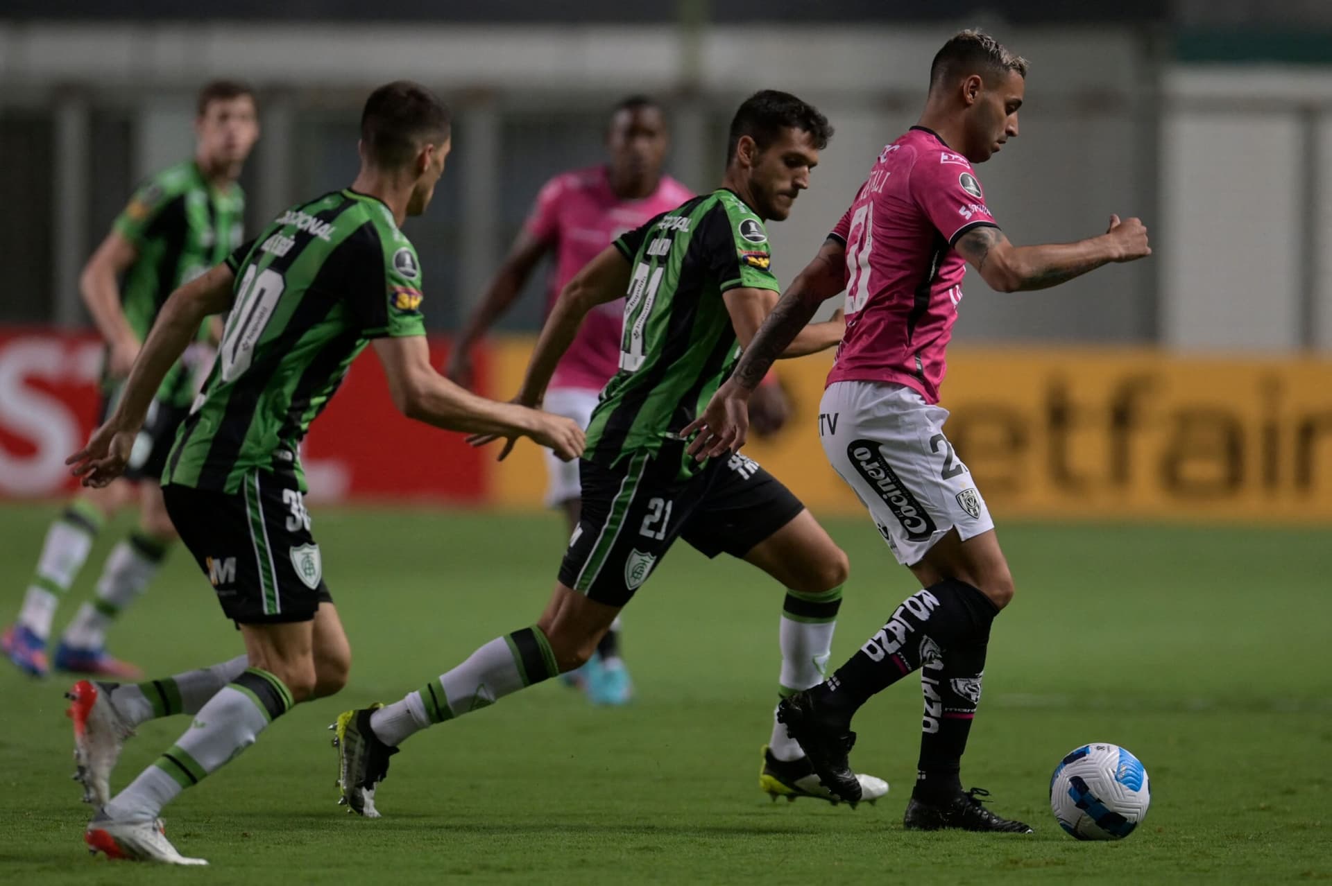 Clube mineiro até tebe chances de vencer a partida, mas não aproveitou