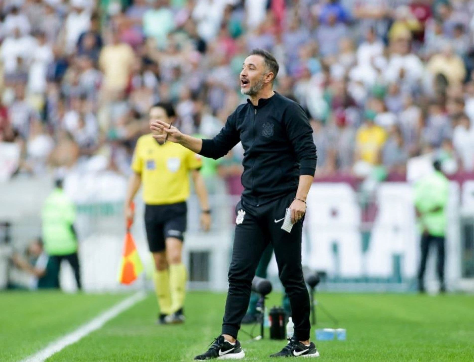 Clube paulista tenta se proteger