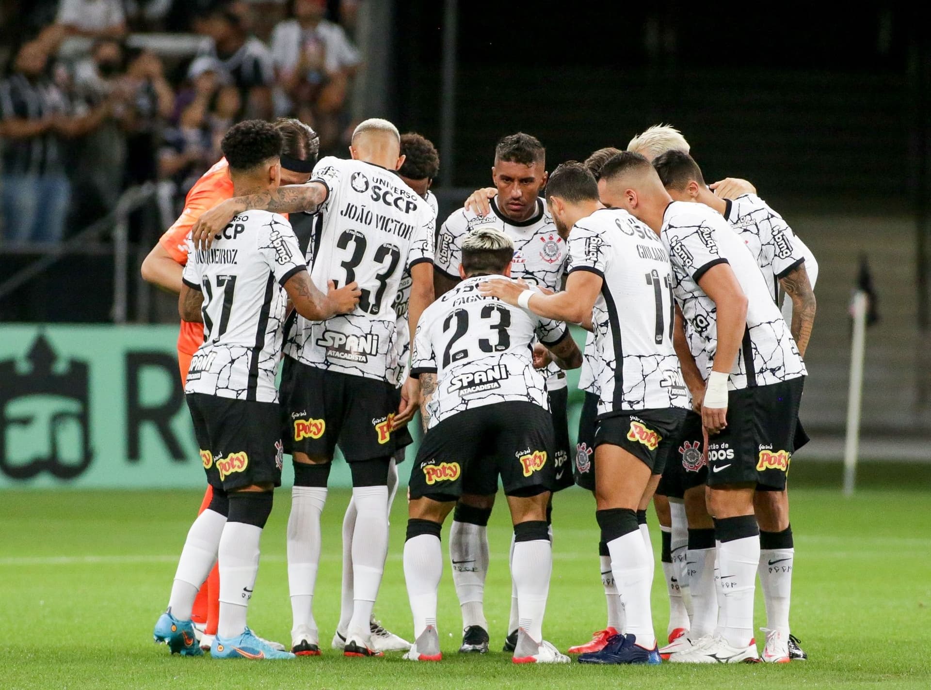 Clube português negocia com zagueiro do Timão