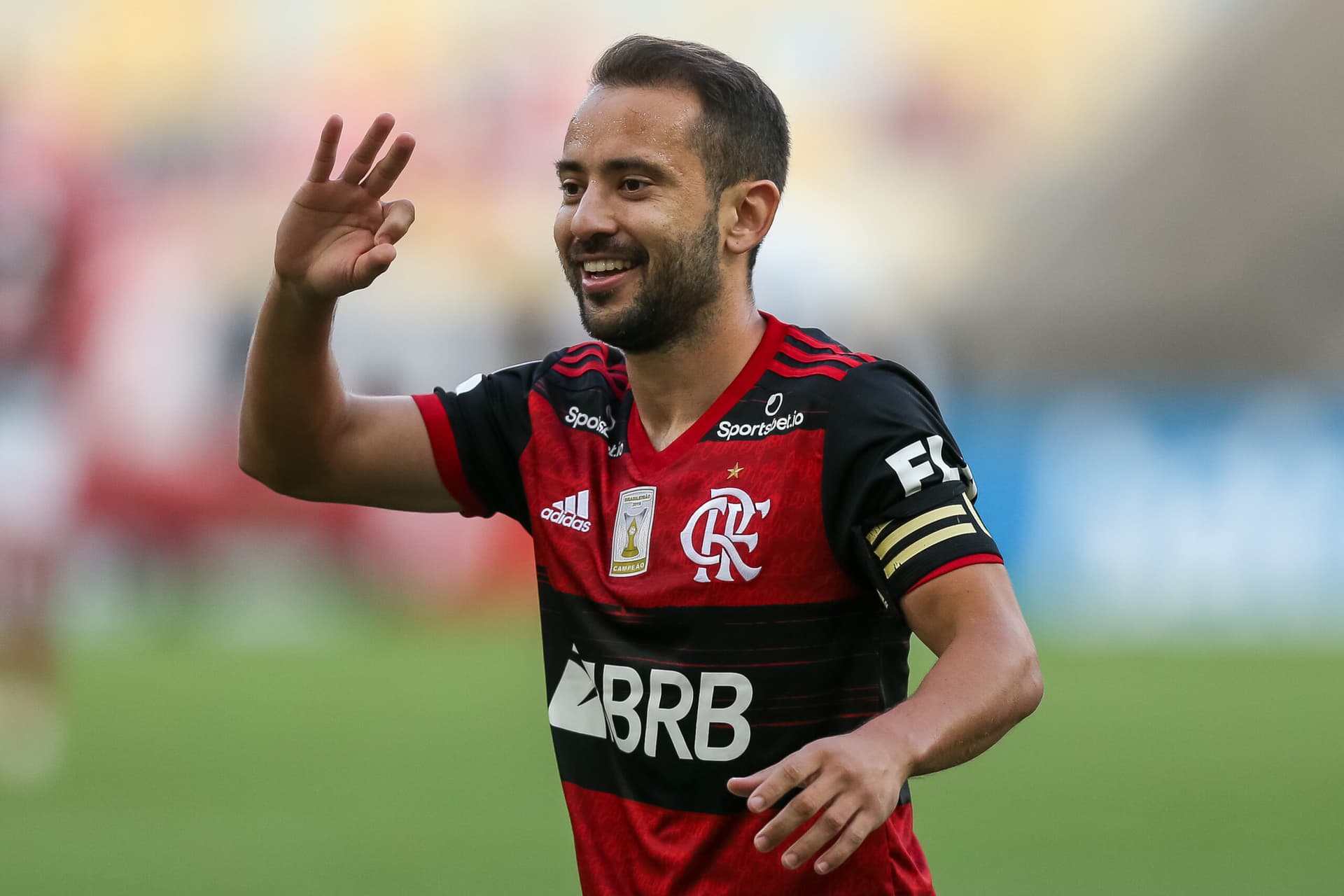 Clube que está na segunda divisão 'sonha' com Éverton Ribeiro