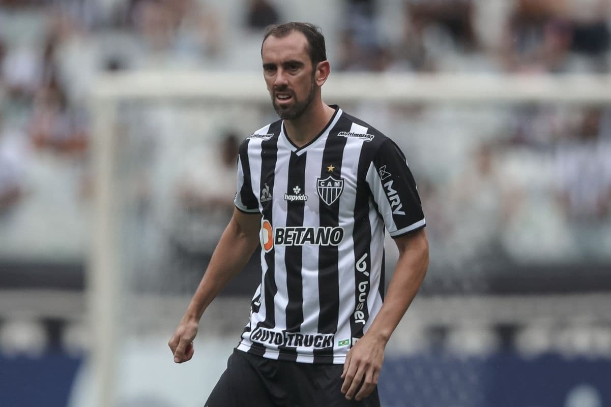 Clube se manifestou após ataques sofridos pelo zagueiro nas redes sociais