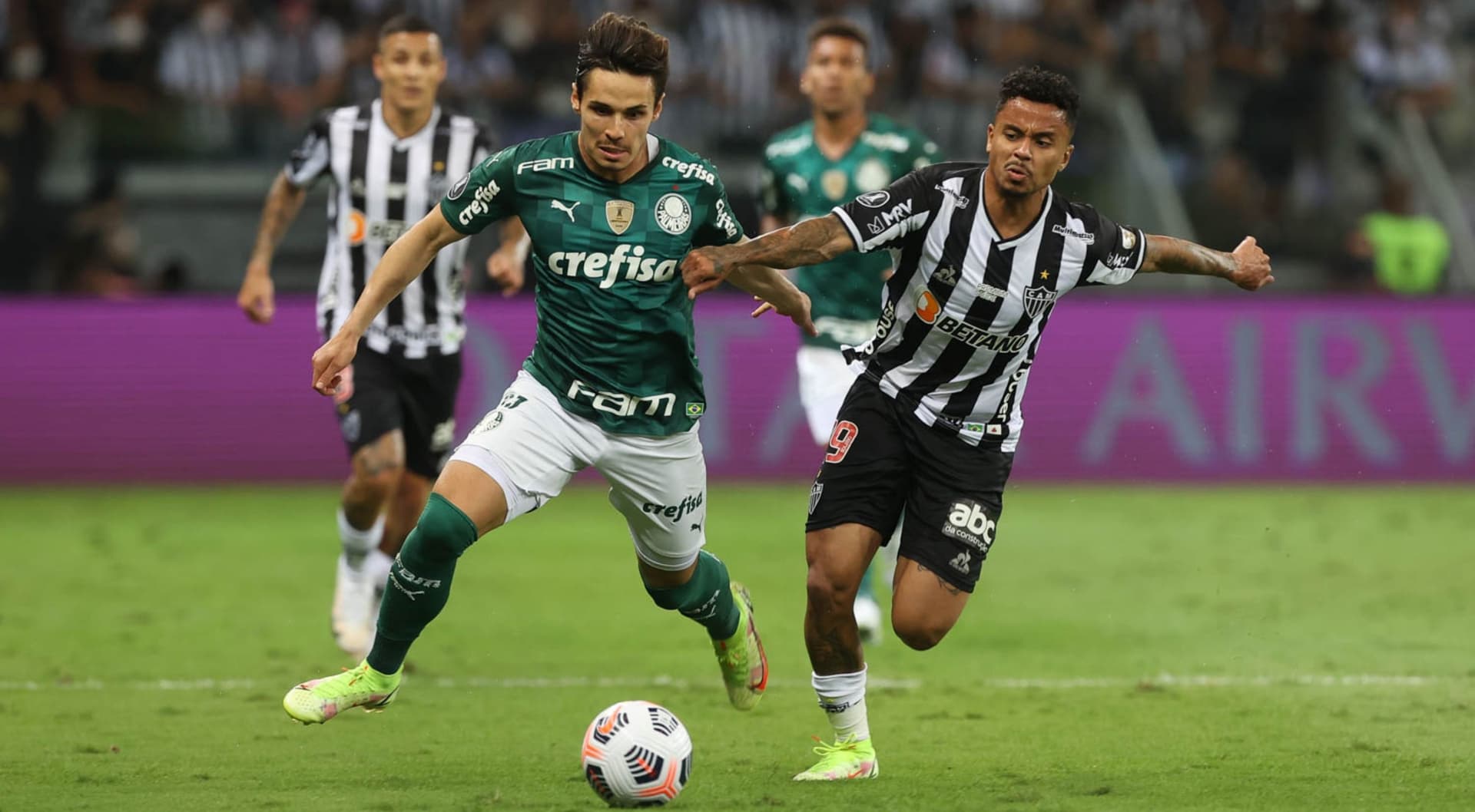 Clube segue tentando se reforçar antes do início das principais competições