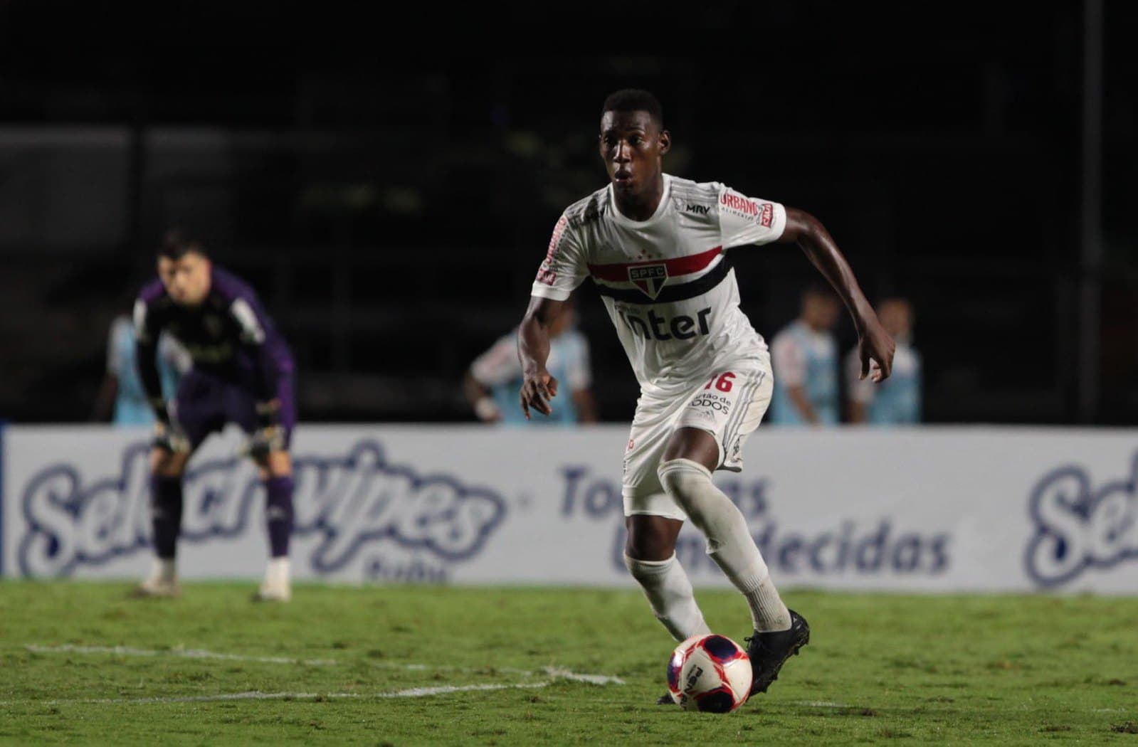 Clube venceu a segunda partida seguida no Morumbi