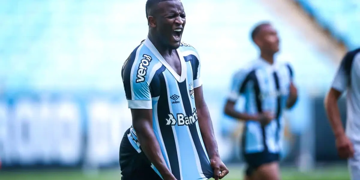 Com equipe alternativa na estreia, atual campeão Grêmio tenta defender o título