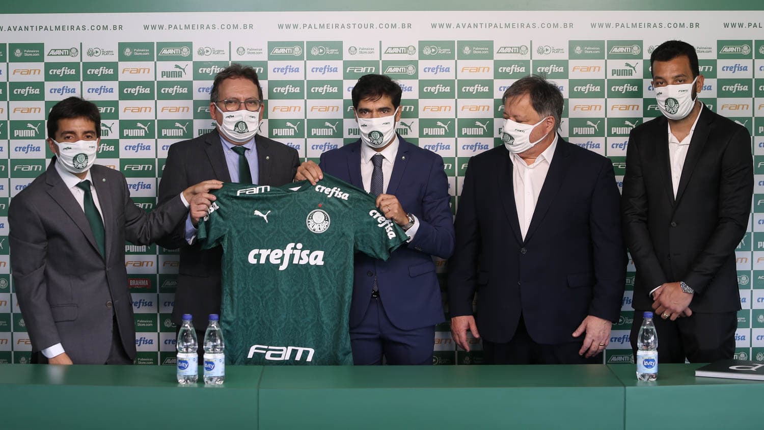Com muita pressão da torcida, Palmeiras bateu o martelo sobre Abel Ferreira