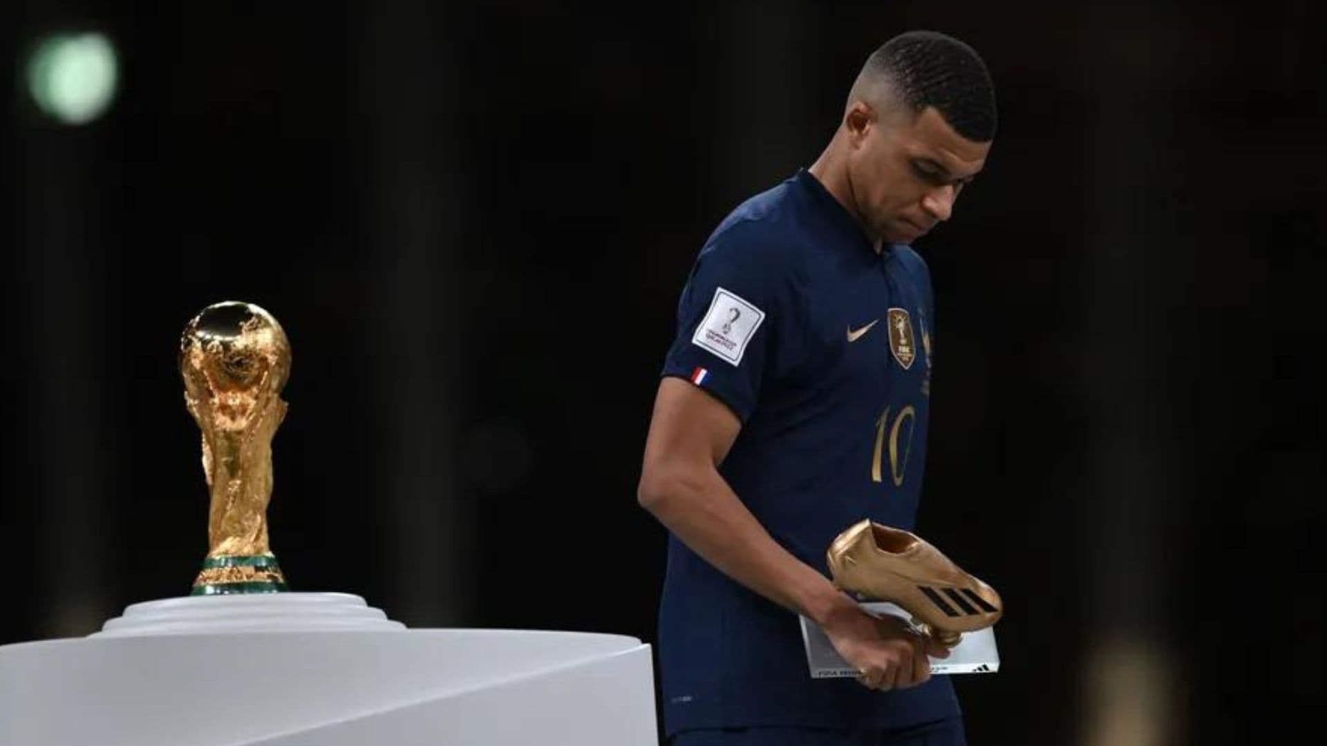 Comemoração efusiva foi feita na cara do craque francês após gol de Messi na prorrogação