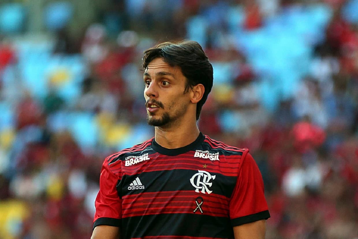Companheiros dão força ao camisa 3, que vem sofrendo com muitas lesões