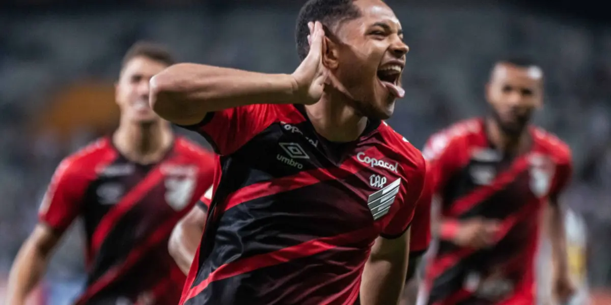 Comparado ao atacante do Grêmio, craque do Athletico-PR está na mira de gigantes