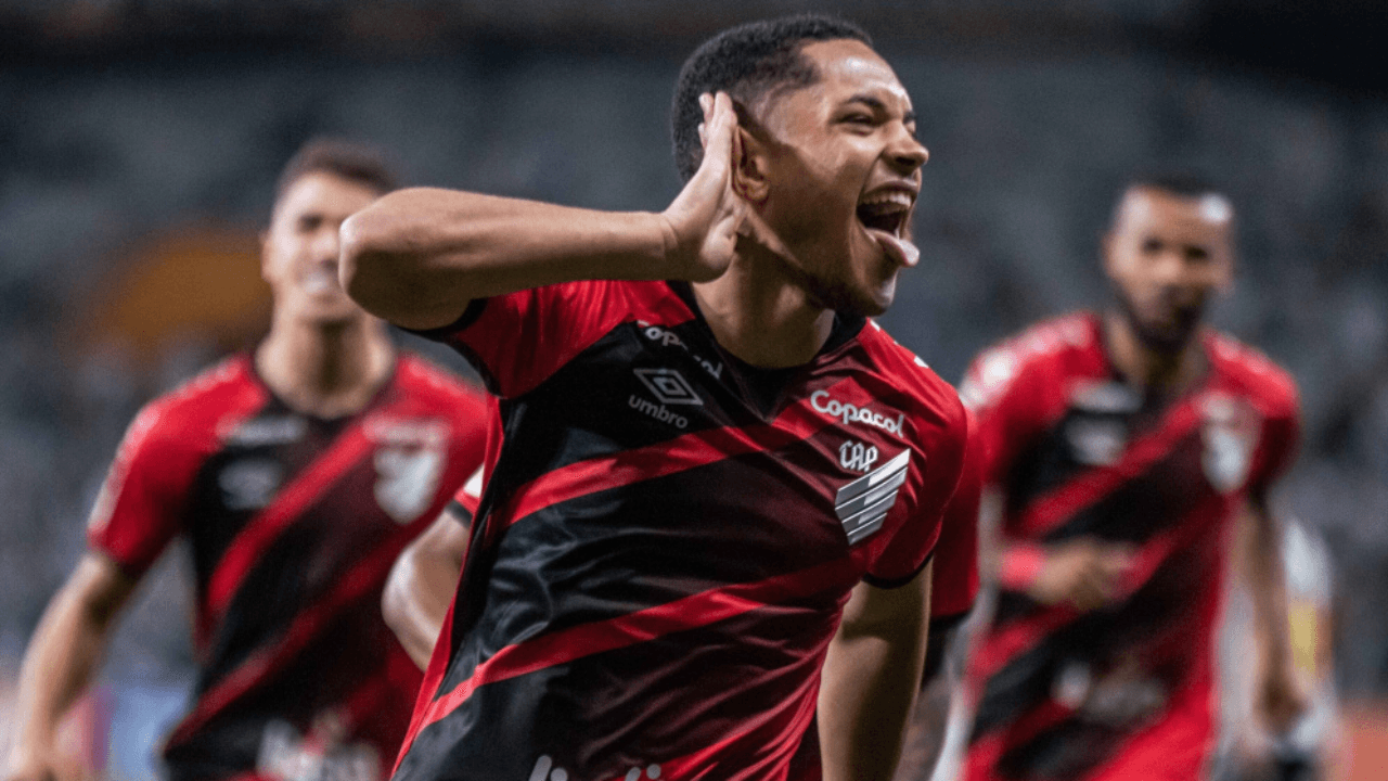 Comparado ao atacante do Grêmio, craque do Athletico-PR está na mira de gigantes