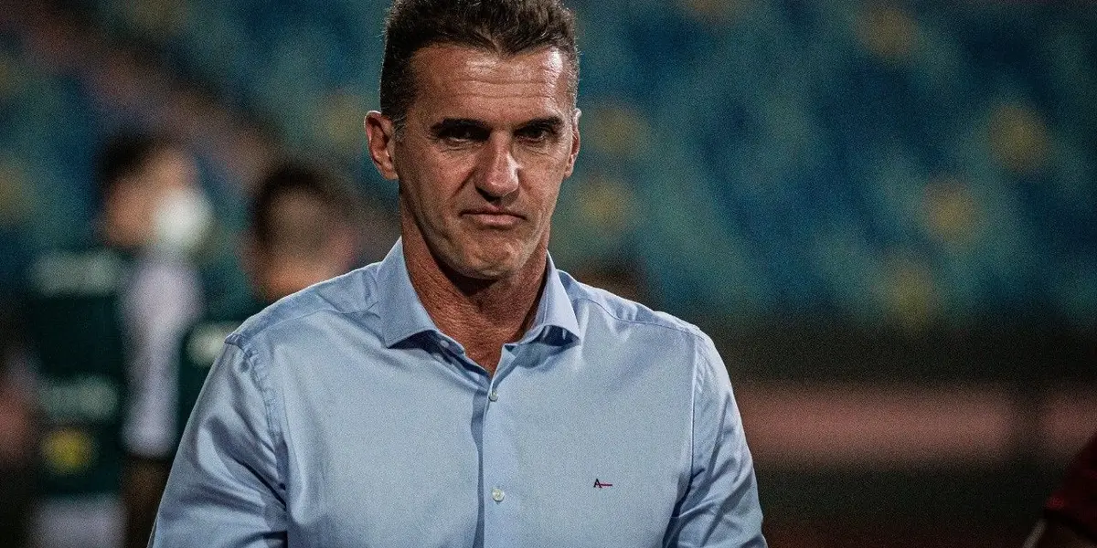 Contratação do novo treinador Corinthians aconteceu nesta segunda-feira (12)