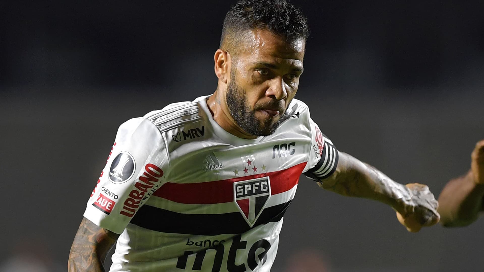 Contrato do clube mexicano com o jogador brasileiro foi rescindido