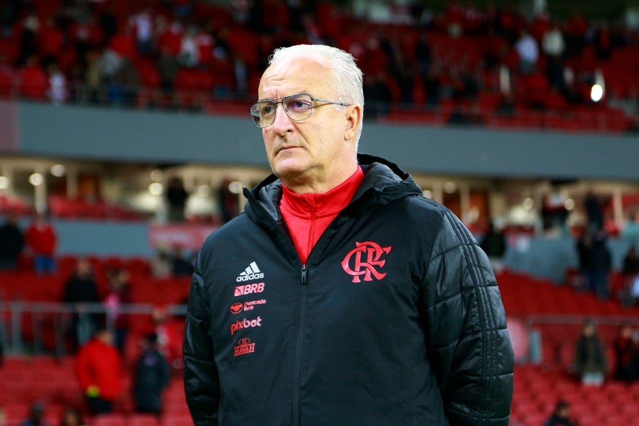 Conversa foi flagrada pelo Sport TV antes do jogo entre Internacional e Flamengo