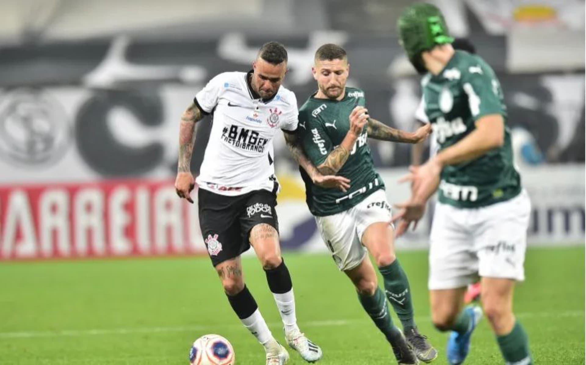 Corinthians deve ir com time quase completo para clássico, enquanto Palmeiras deve poupar jogadores para semifinal da Copa Libertadores