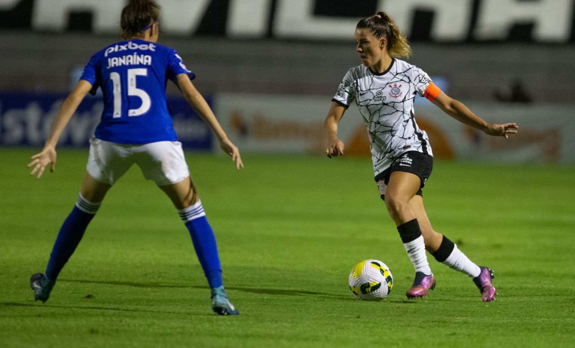 Corinthians é líder provisório da competição