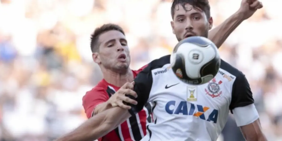Corinthians ensaia um chapéu no São Paulo por atacante