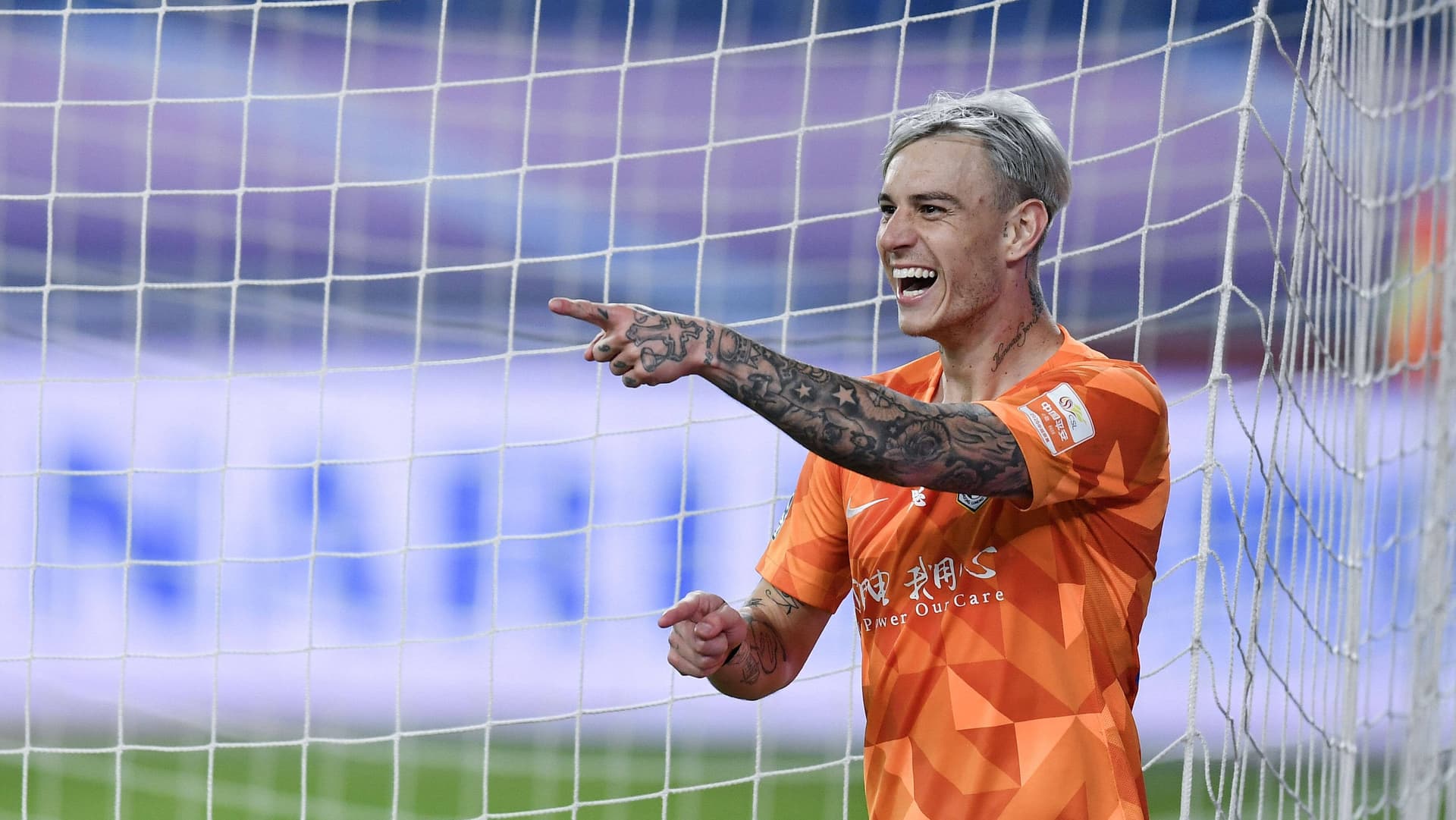 Corinthians monitora a situação do jogador enquanto ele tenta rescisão com clube chinês