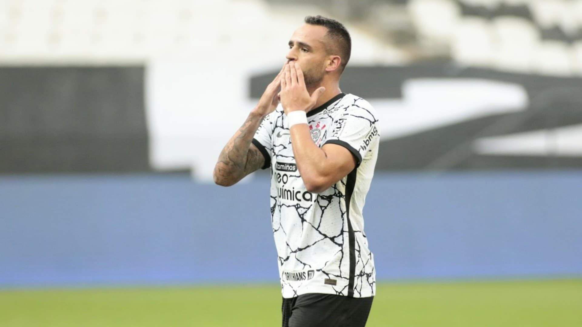 Corinthians venceu clássico contra o Santos, entrou no G-4 do Brasileirão e Renato Augusto fez desabafo