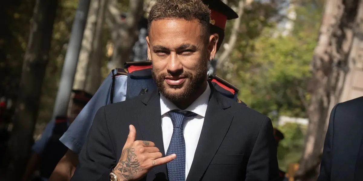 Craque brasileiro é um dos jogadores mais ricos do mundo e vive uma vida de ostentação