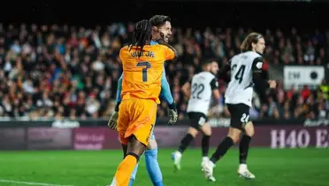 Craque brasileiro foi eleito o melhor jogador do mundo e cometeu ato de indisciplina em campo