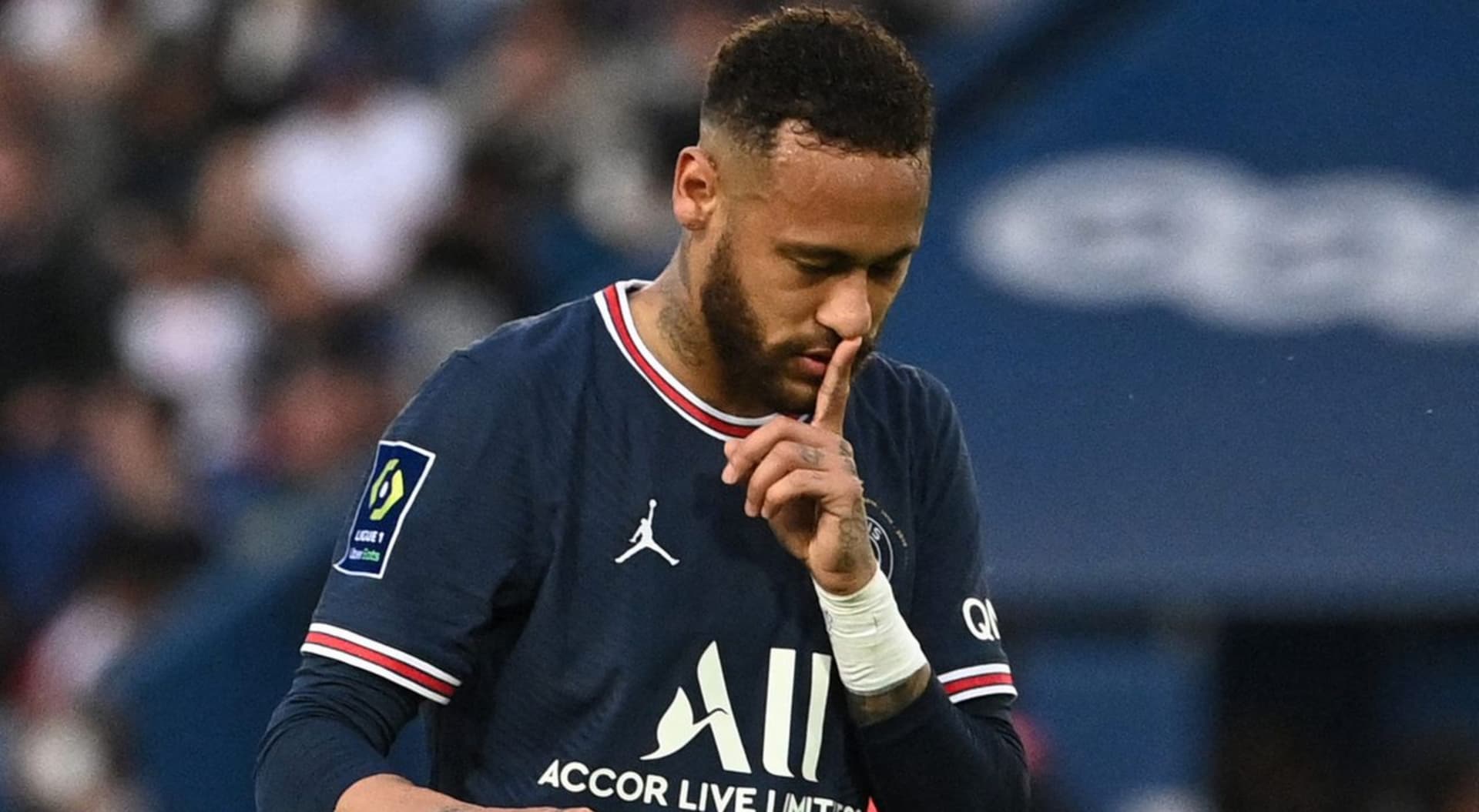 Craque brasileiro pode ser negociado pelo PSG neste verão