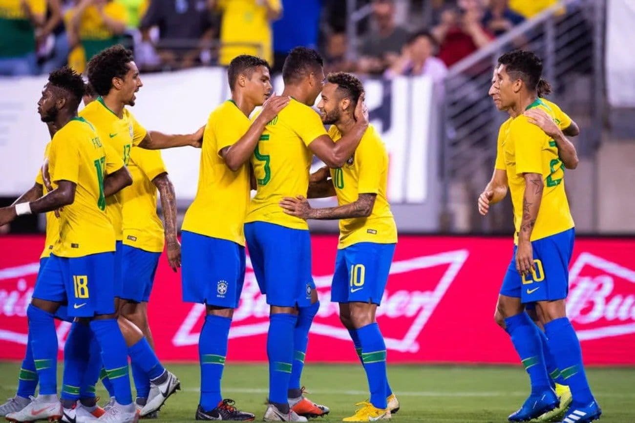 Craque brasileiro tem contrato somente até julho e não irá renovar com o Liverpool