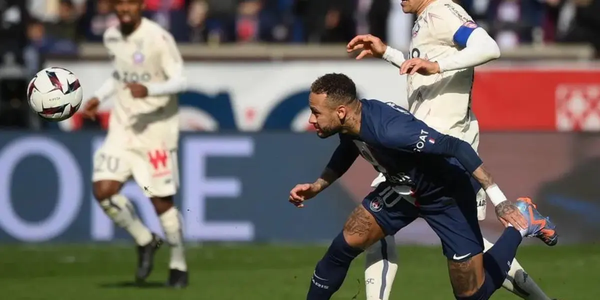 Craque da Seleção Brasileira torceu o tornozelo e deve desfalcar o PSG nas próximas semanas