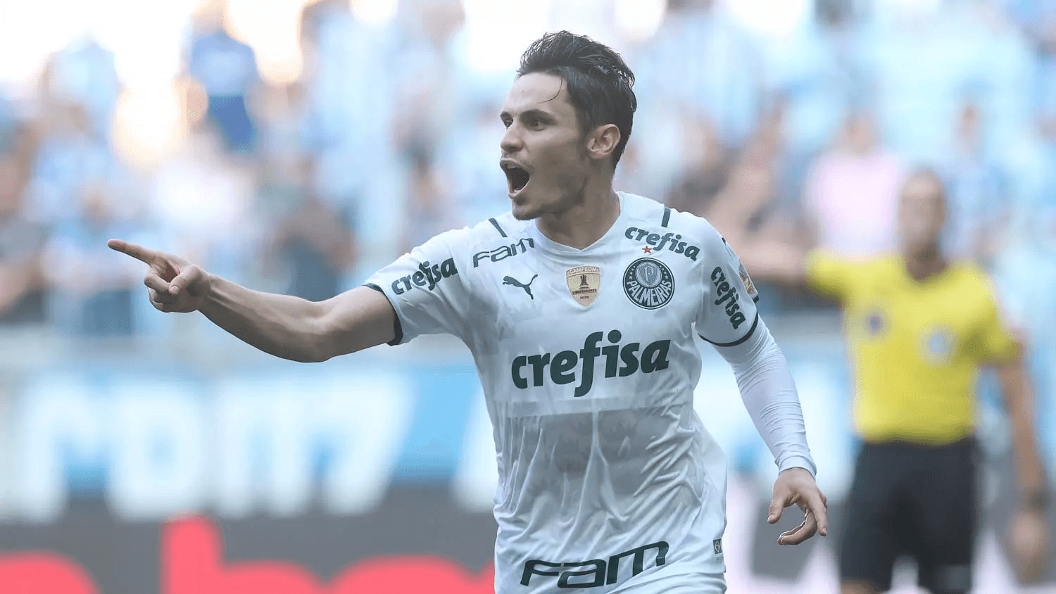 Craque do Palmeiras, Raphael Veiga foi poupado diante do Emelec