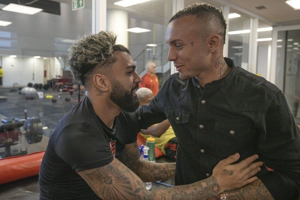 Craque se apresentou para iniciar os trabalhos no CT do Ninho do Urubu