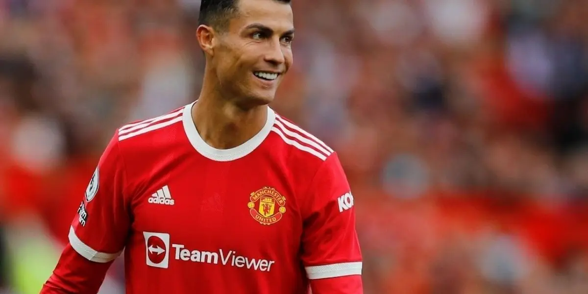 Craque surpreendeu seus companheiros ao viajar no mesmo dia em que aconteceria o derby de Manchester