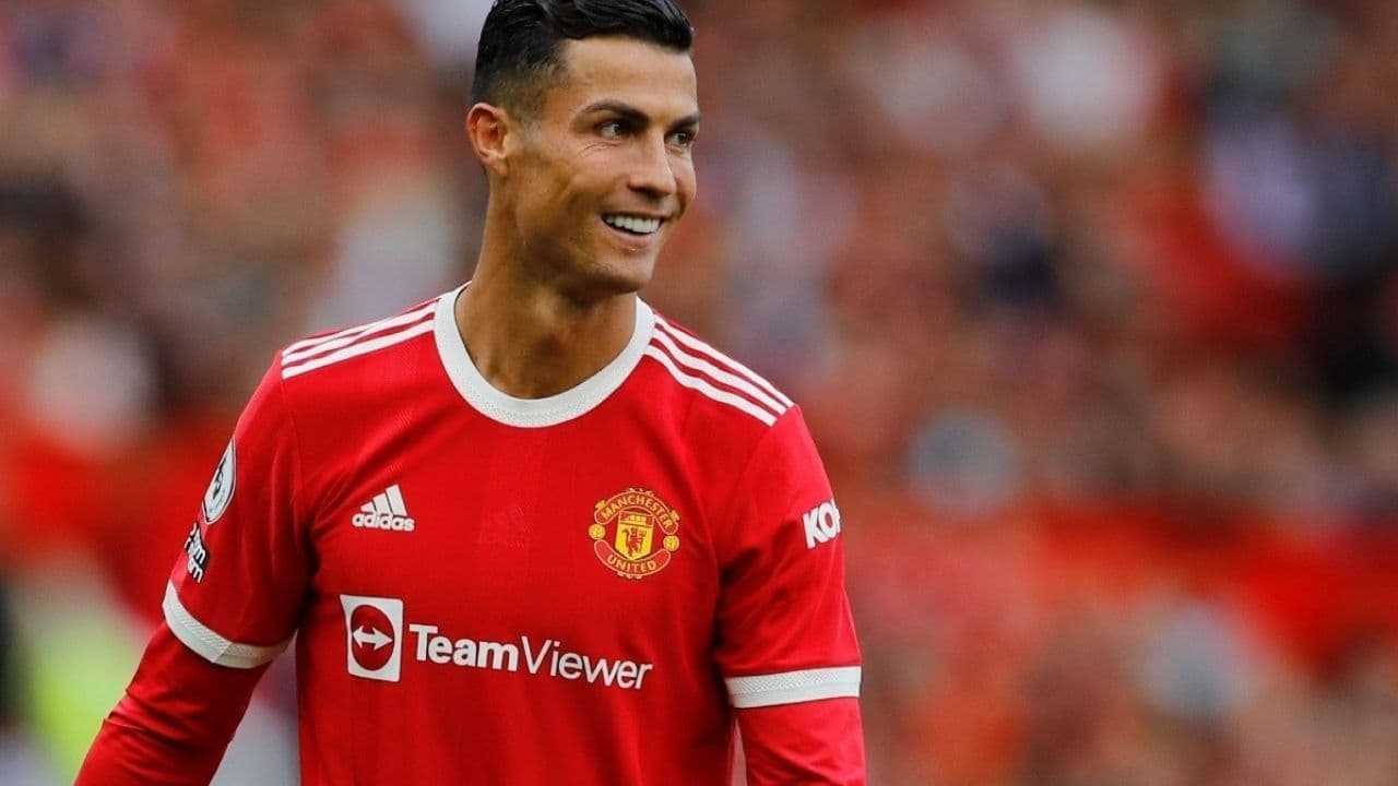 Craque surpreendeu seus companheiros ao viajar no mesmo dia em que aconteceria o derby de Manchester
